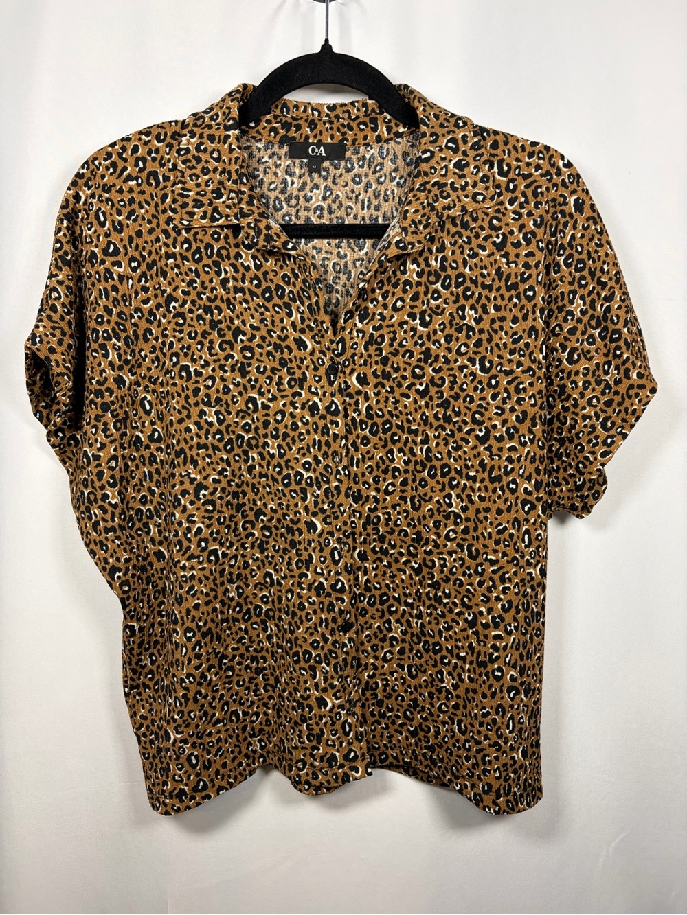 C&A Button Down Leopard Print Short Sleeve Relaxed Fit Vacation Top Women's M